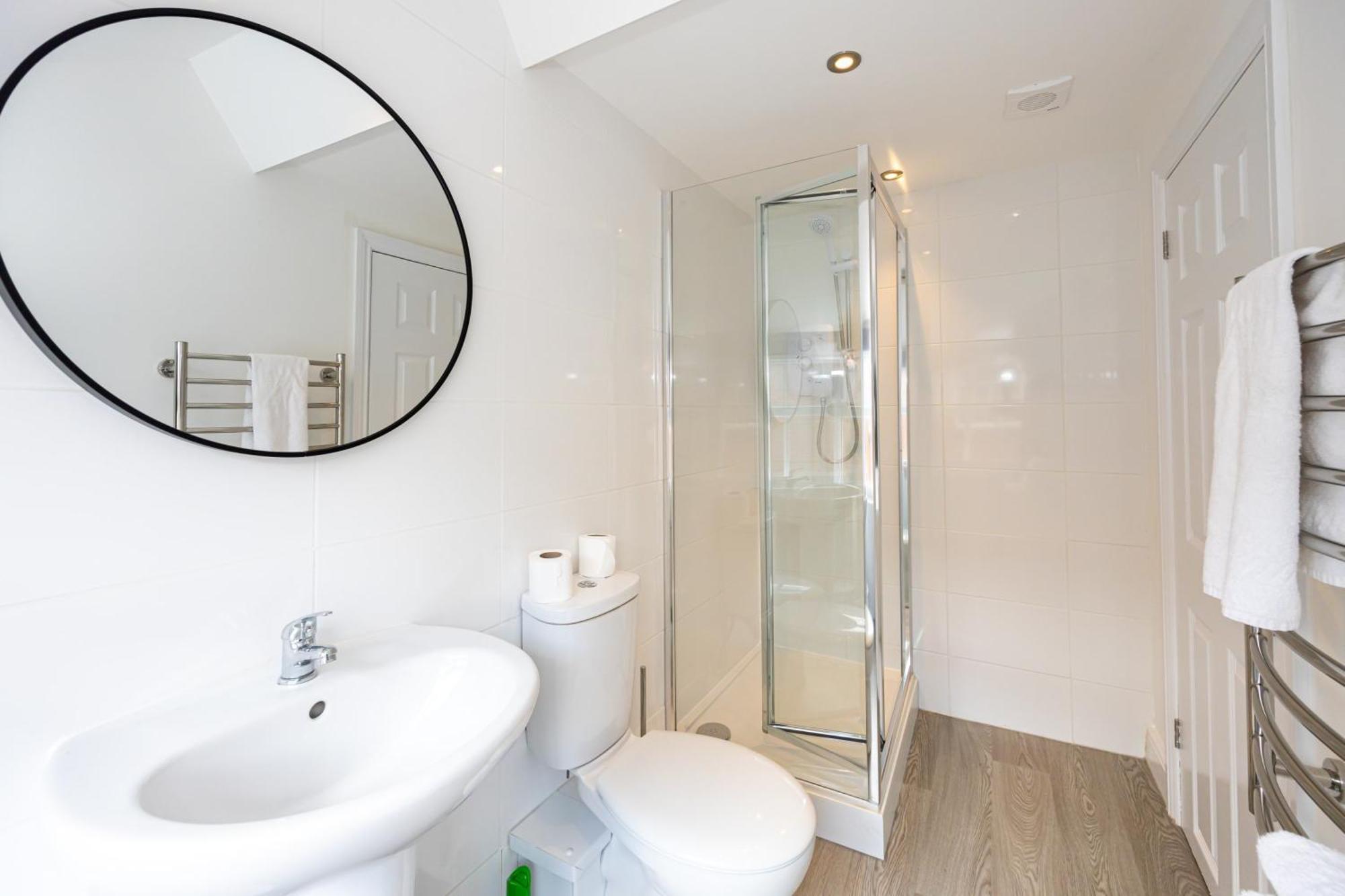 Beautiful 1 Bed 20Mins To Central Manchester ボルトン エクステリア 写真