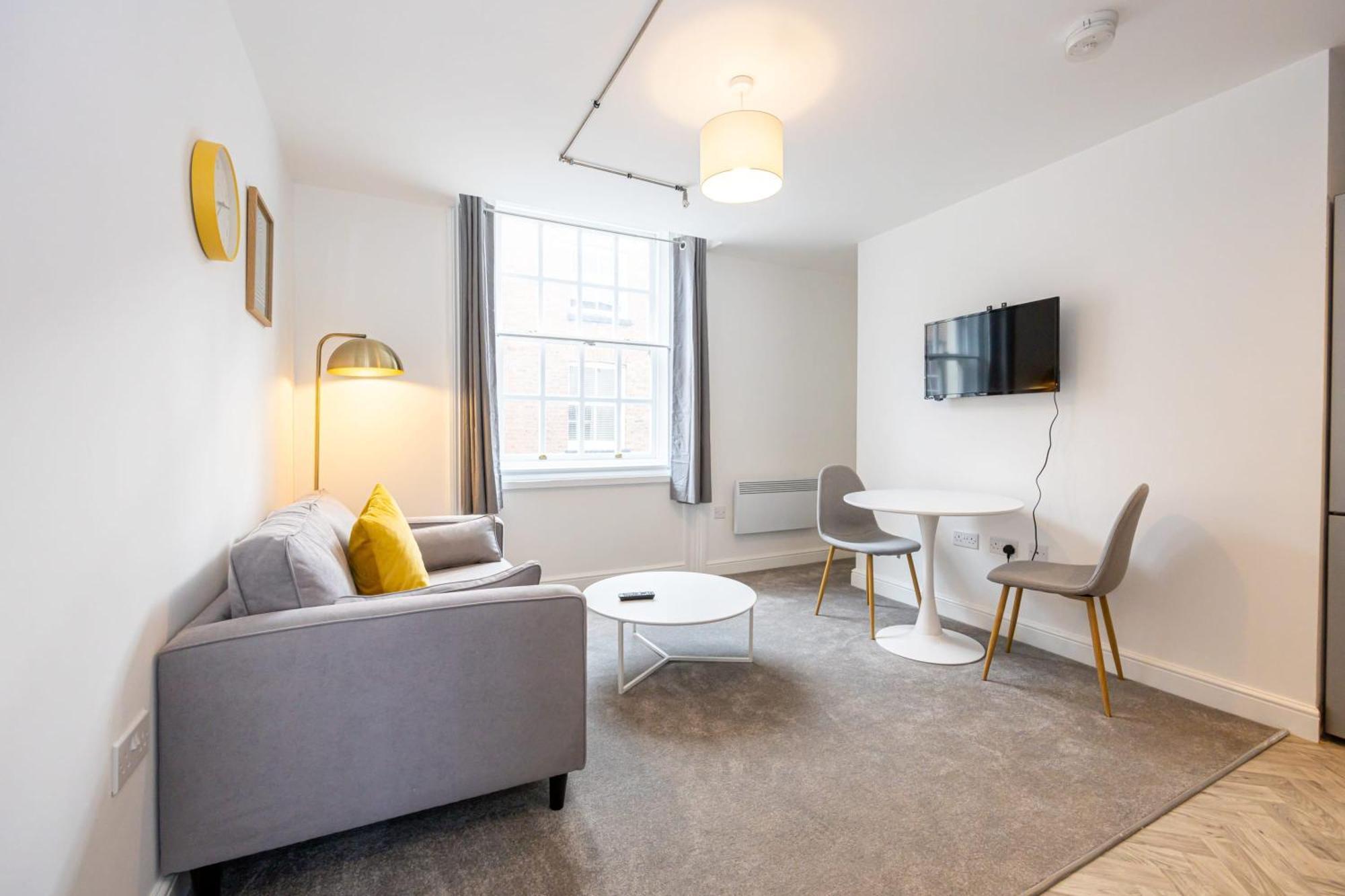 Beautiful 1 Bed 20Mins To Central Manchester ボルトン エクステリア 写真