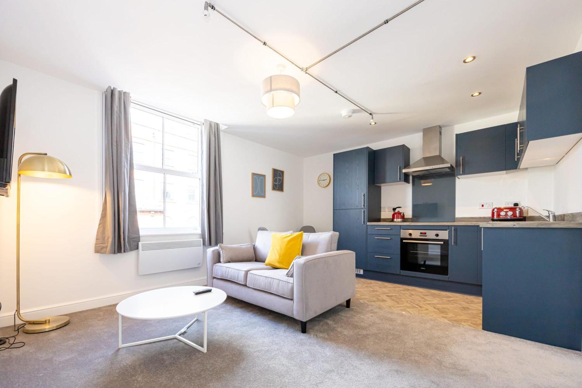 Beautiful 1 Bed 20Mins To Central Manchester ボルトン エクステリア 写真