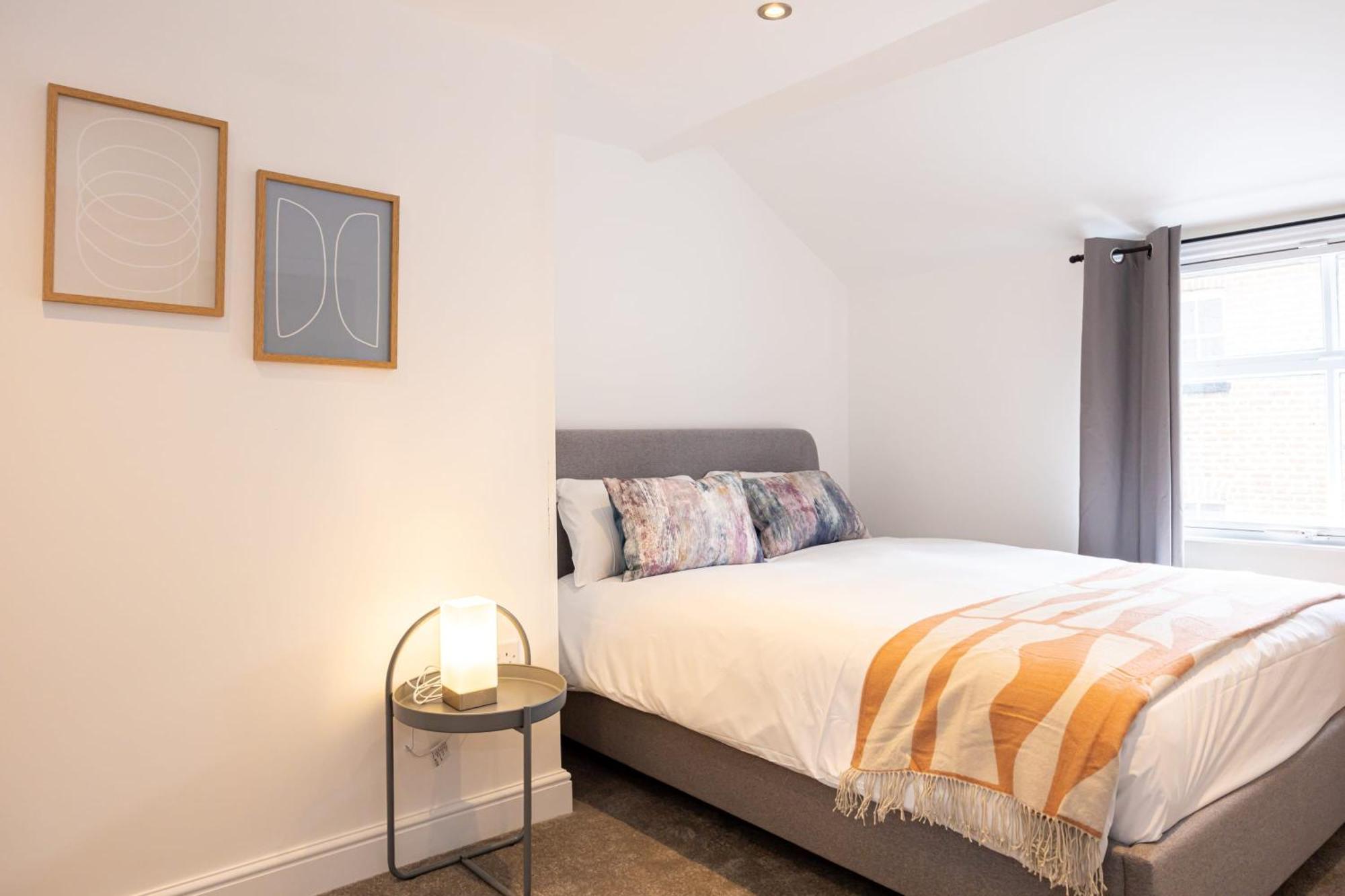 Beautiful 1 Bed 20Mins To Central Manchester ボルトン エクステリア 写真