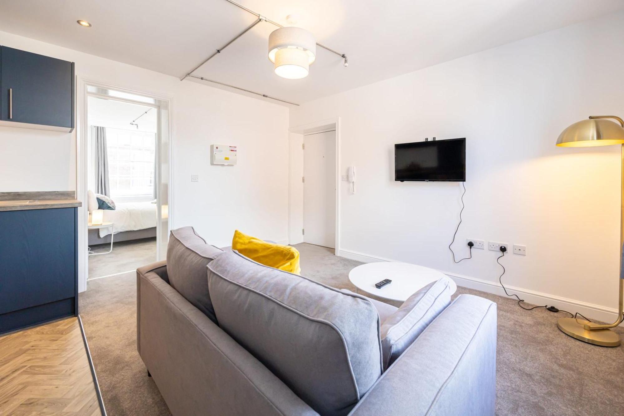 Beautiful 1 Bed 20Mins To Central Manchester ボルトン エクステリア 写真