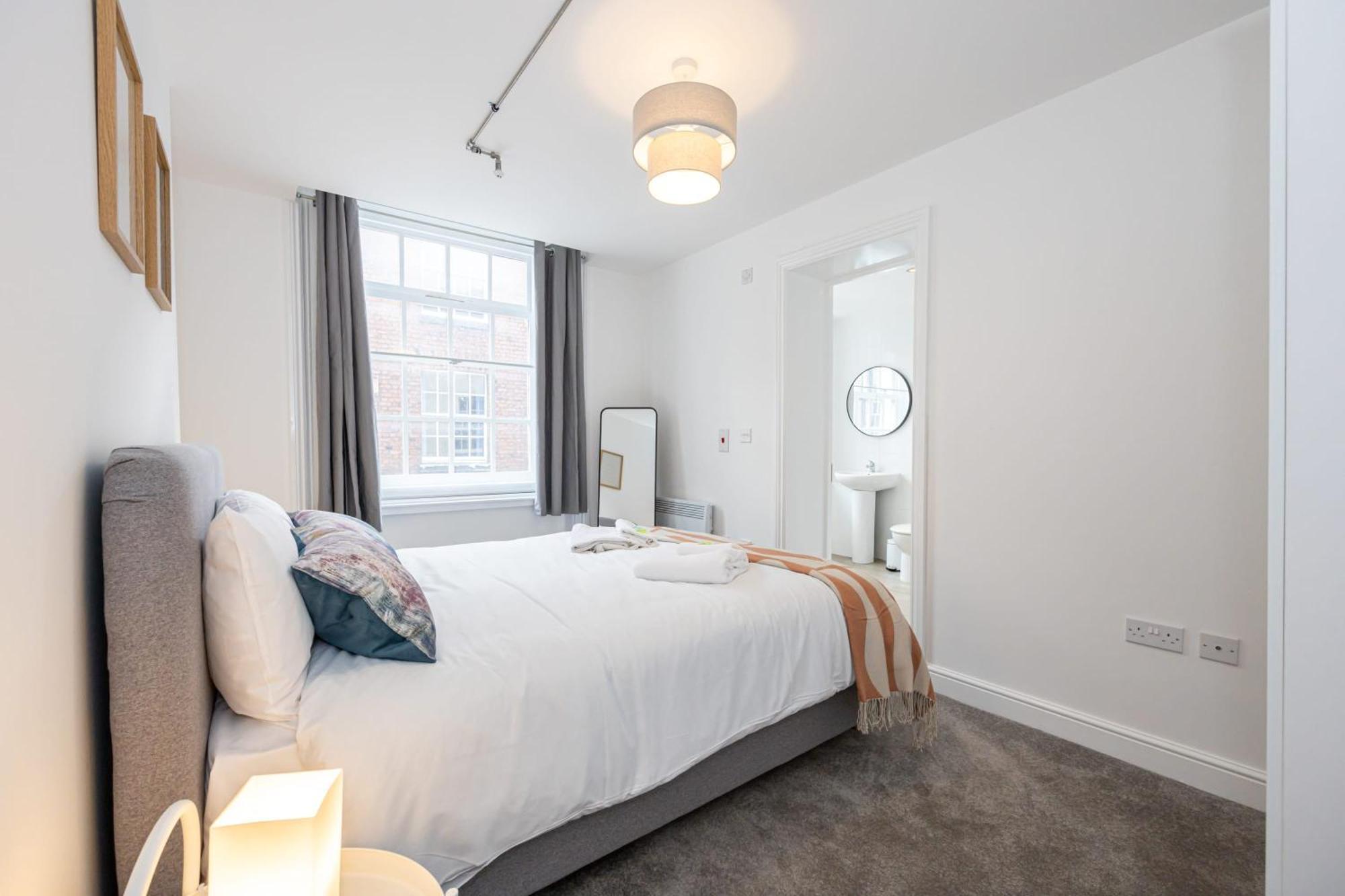 Beautiful 1 Bed 20Mins To Central Manchester ボルトン エクステリア 写真