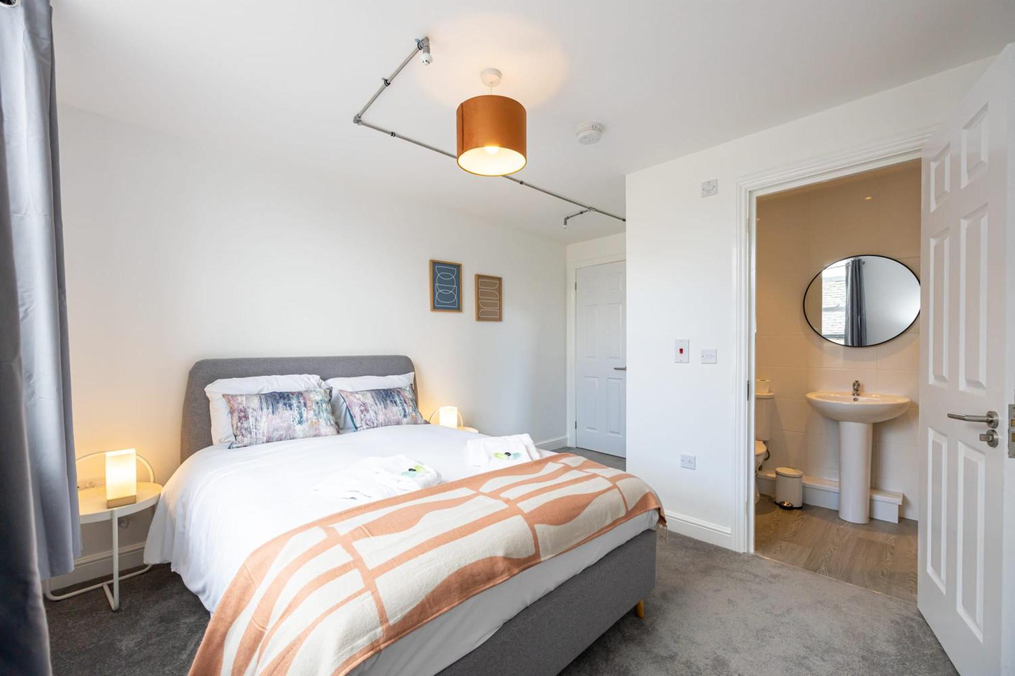 Beautiful 1 Bed 20Mins To Central Manchester ボルトン エクステリア 写真