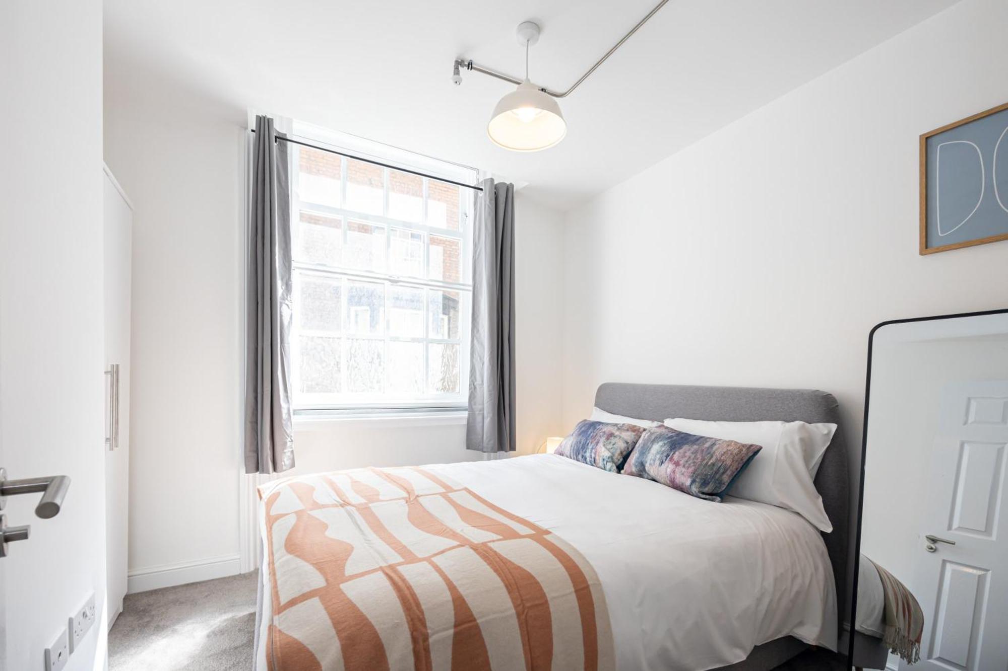 Beautiful 1 Bed 20Mins To Central Manchester ボルトン エクステリア 写真