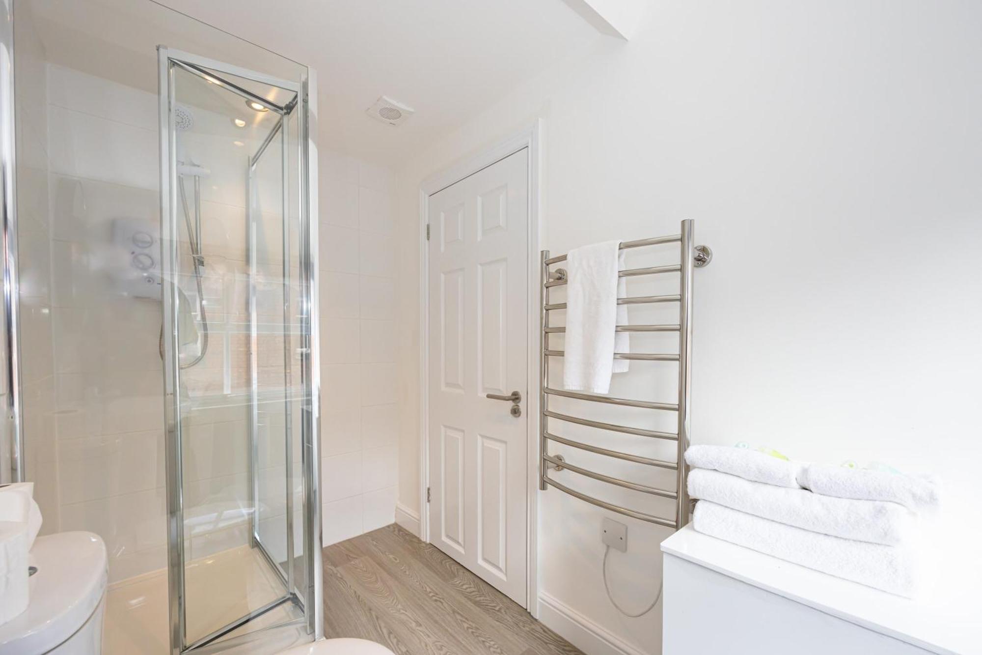 Beautiful 1 Bed 20Mins To Central Manchester ボルトン エクステリア 写真