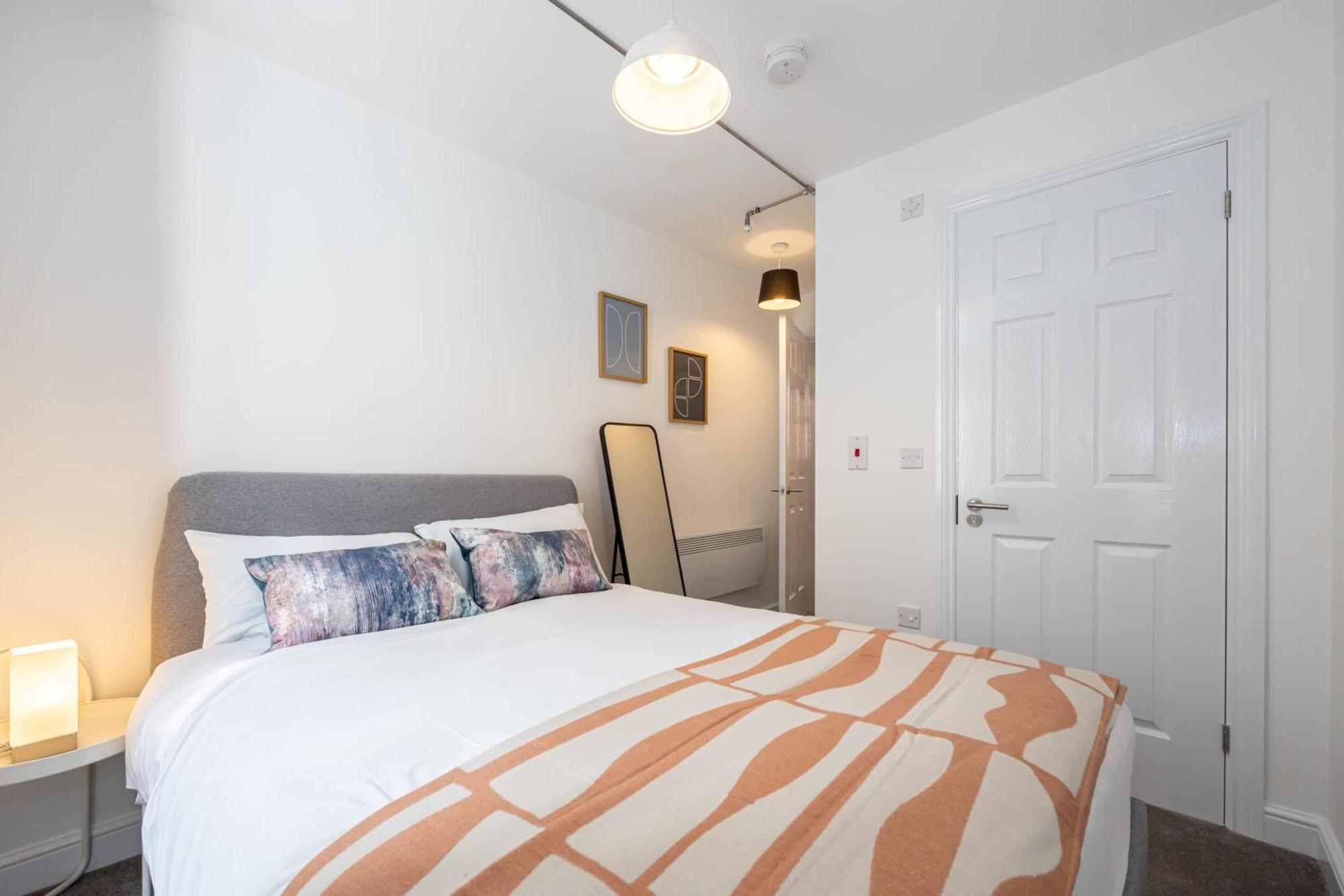 Beautiful 1 Bed 20Mins To Central Manchester ボルトン エクステリア 写真