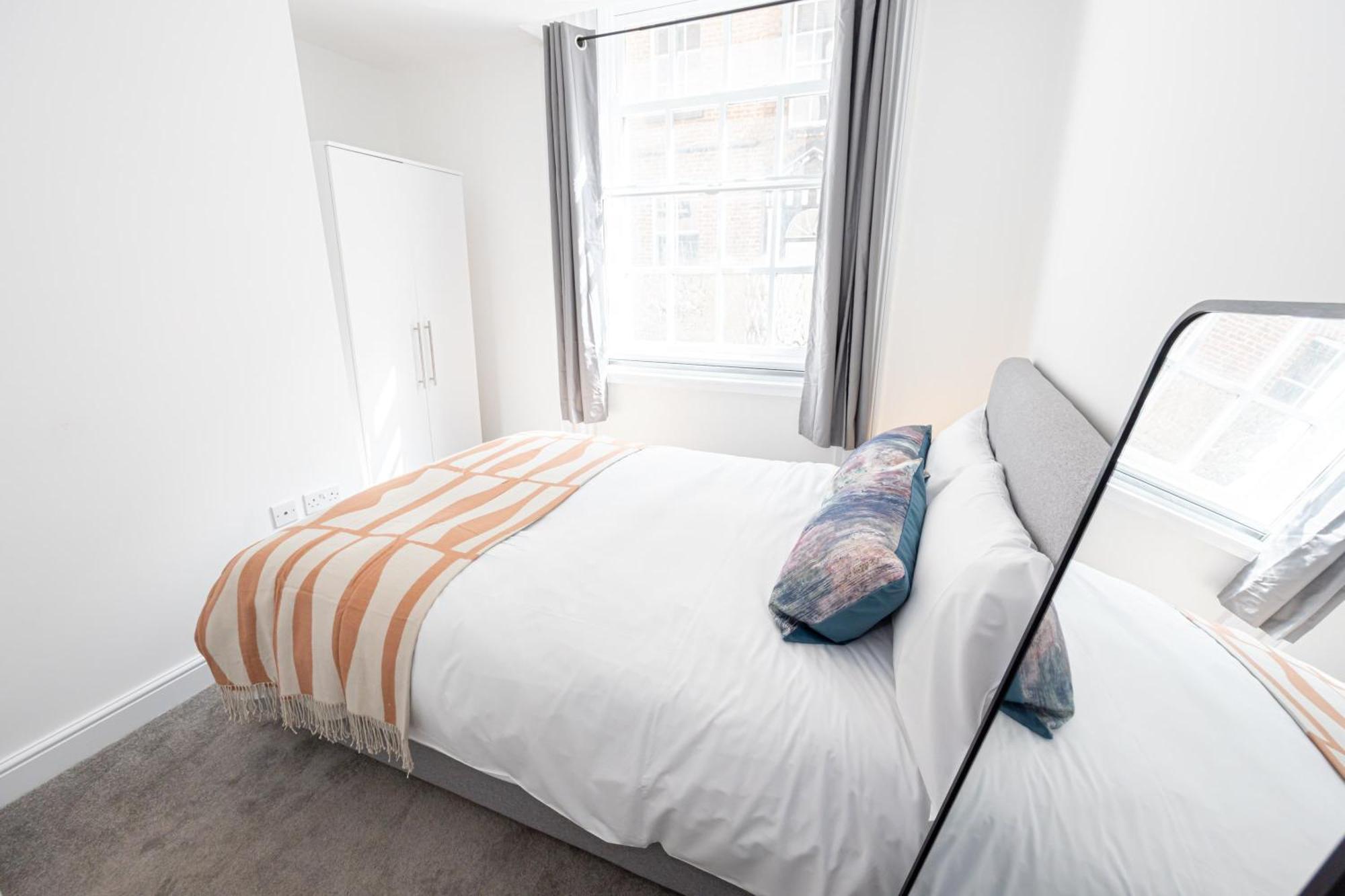 Beautiful 1 Bed 20Mins To Central Manchester ボルトン エクステリア 写真