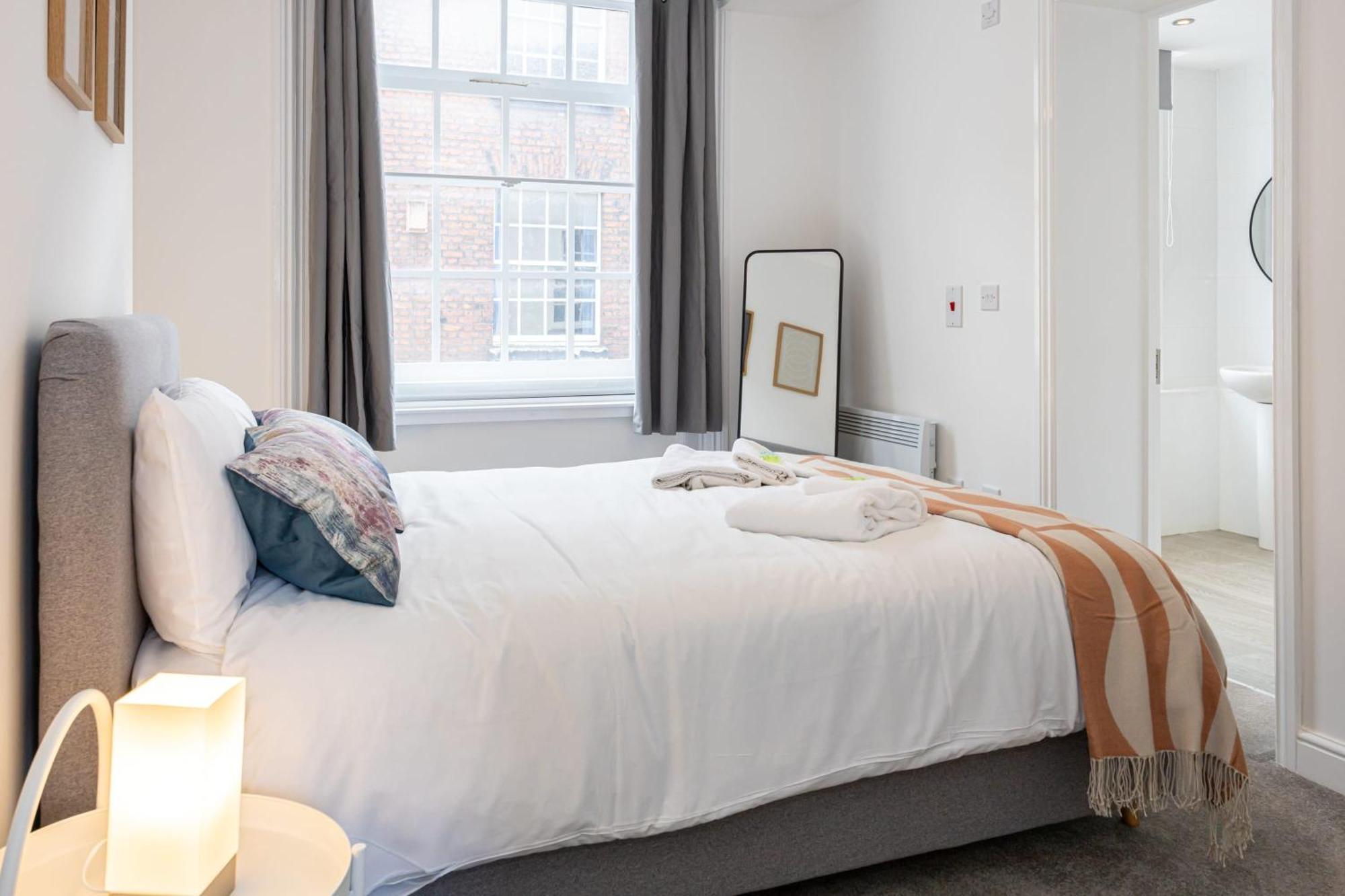 Beautiful 1 Bed 20Mins To Central Manchester ボルトン エクステリア 写真