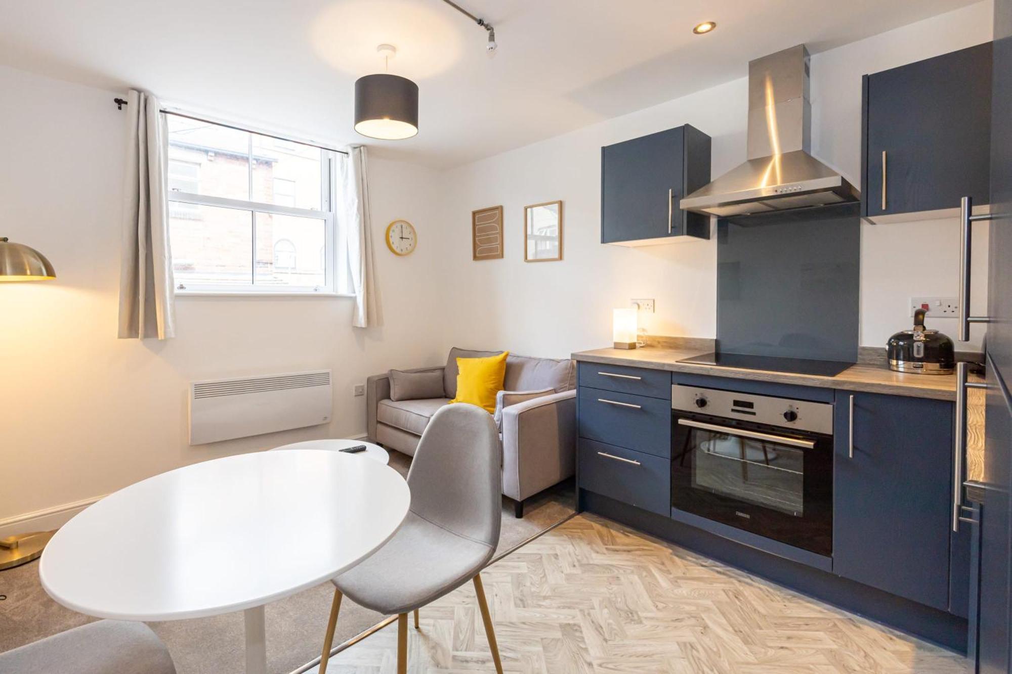 Beautiful 1 Bed 20Mins To Central Manchester ボルトン エクステリア 写真