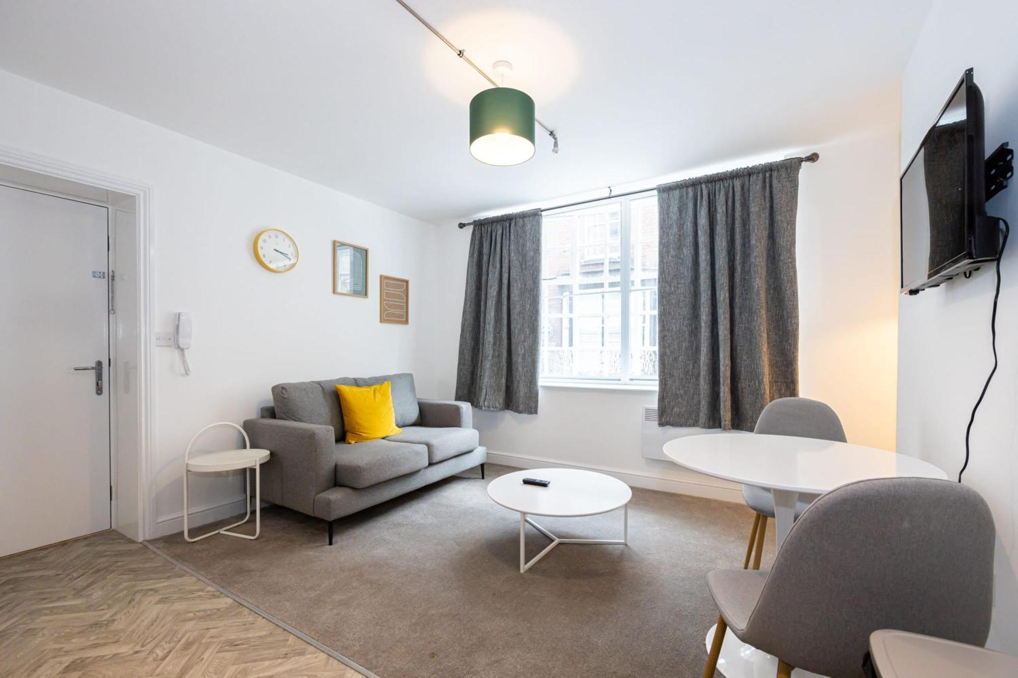 Beautiful 1 Bed 20Mins To Central Manchester ボルトン エクステリア 写真