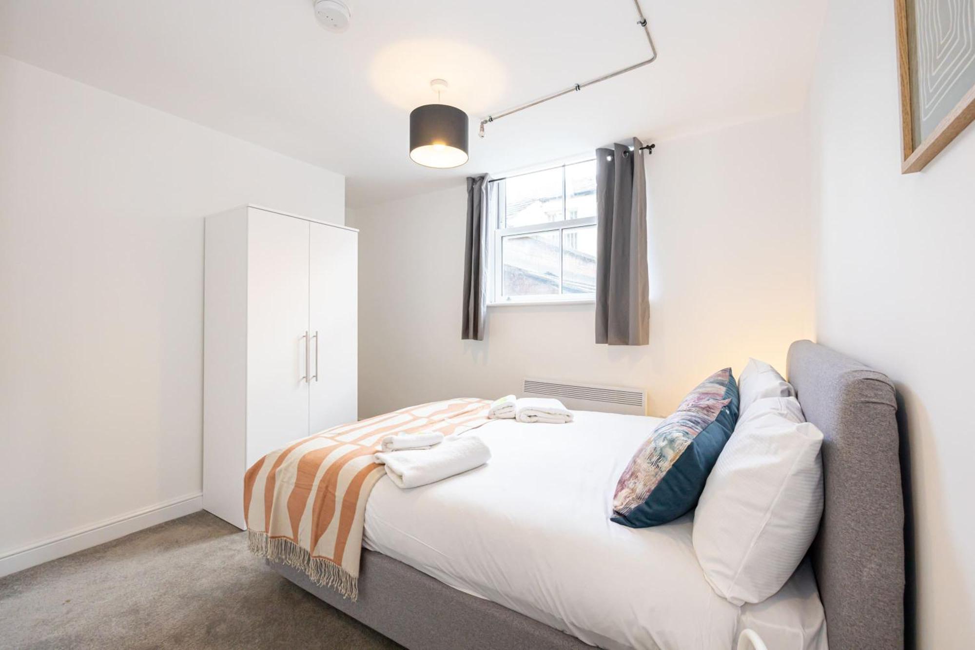 Beautiful 1 Bed 20Mins To Central Manchester ボルトン エクステリア 写真