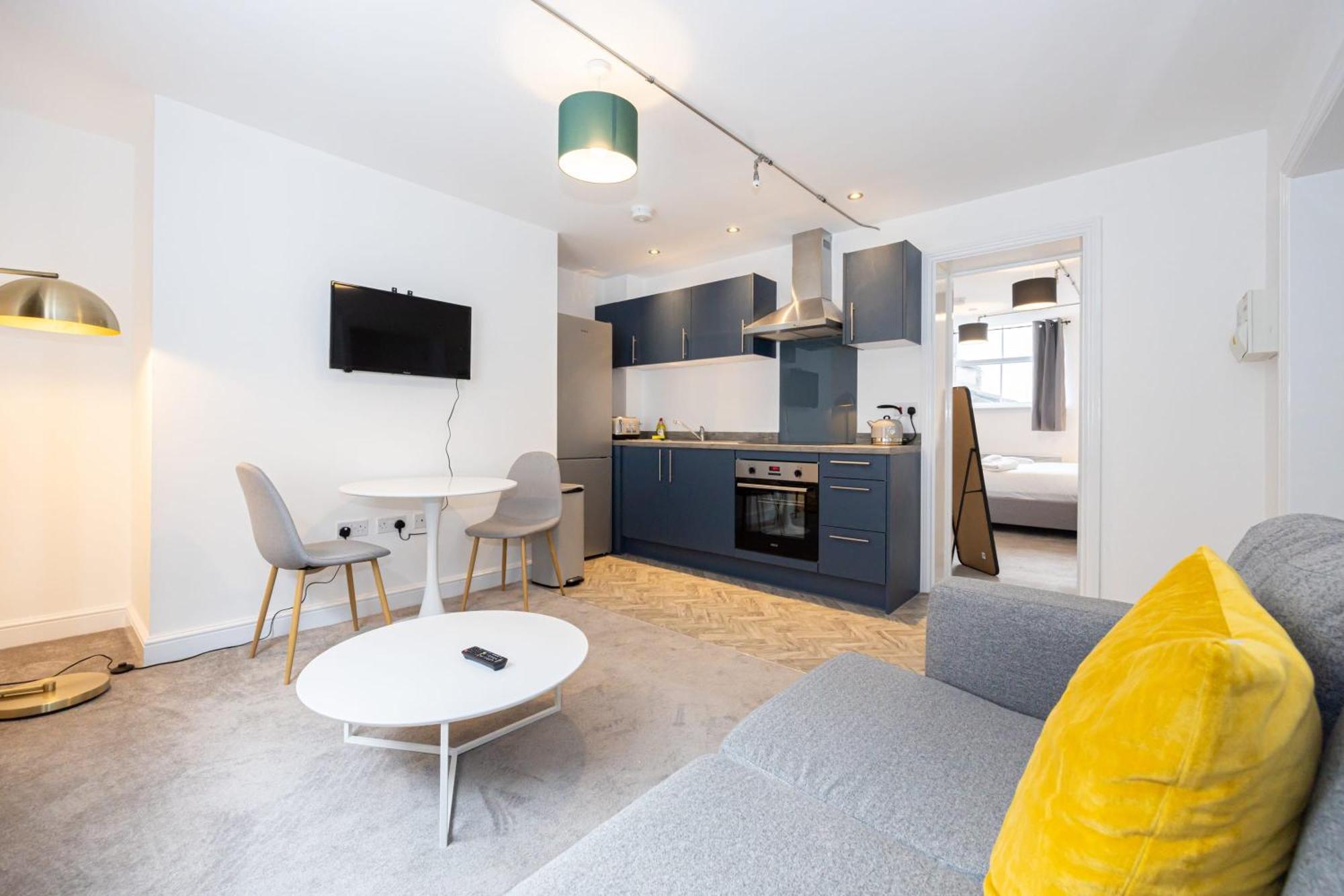 Beautiful 1 Bed 20Mins To Central Manchester ボルトン エクステリア 写真