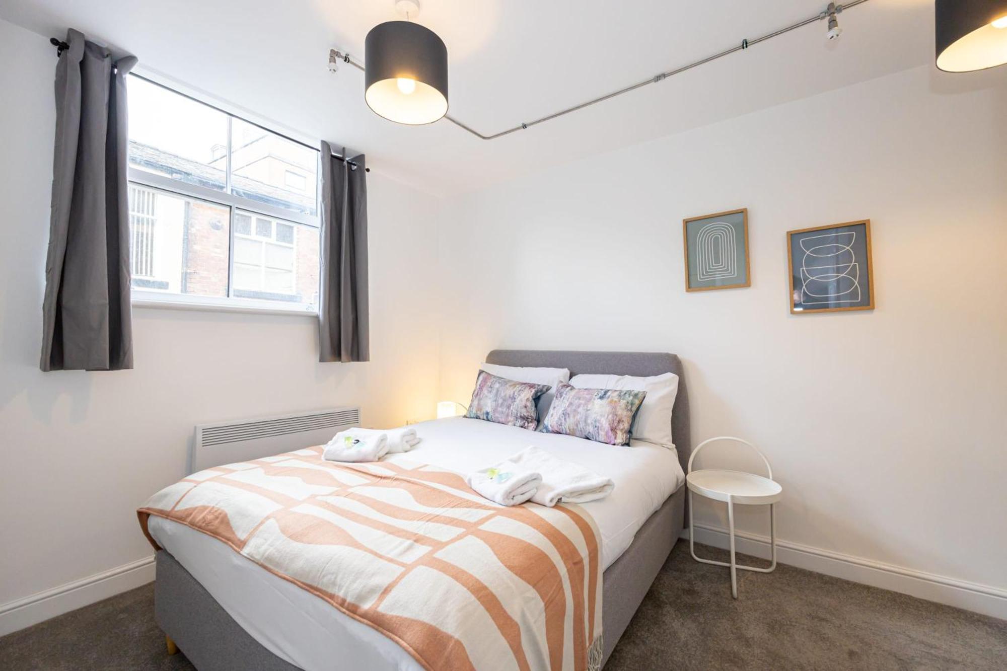 Beautiful 1 Bed 20Mins To Central Manchester ボルトン エクステリア 写真