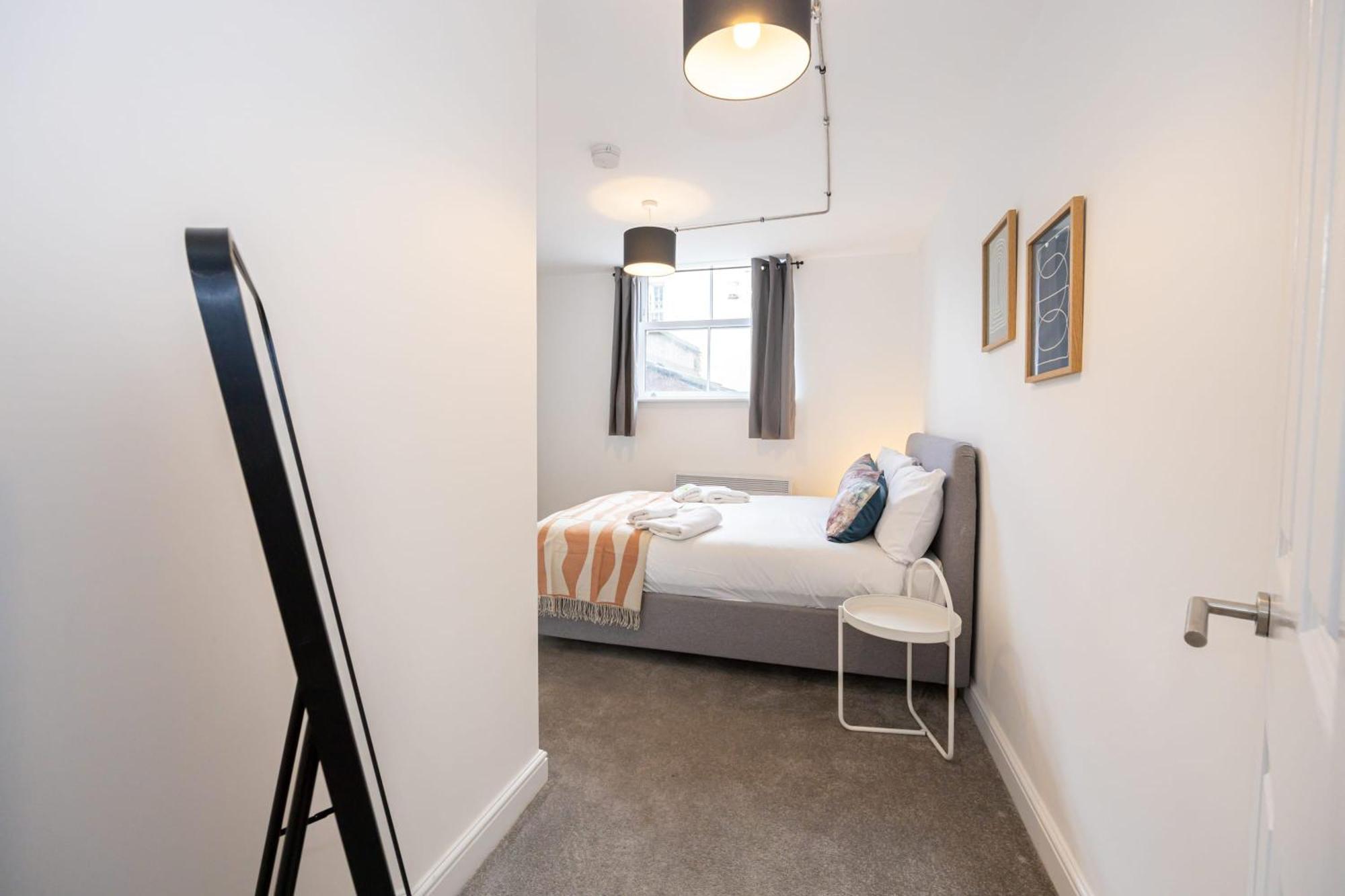 Beautiful 1 Bed 20Mins To Central Manchester ボルトン エクステリア 写真